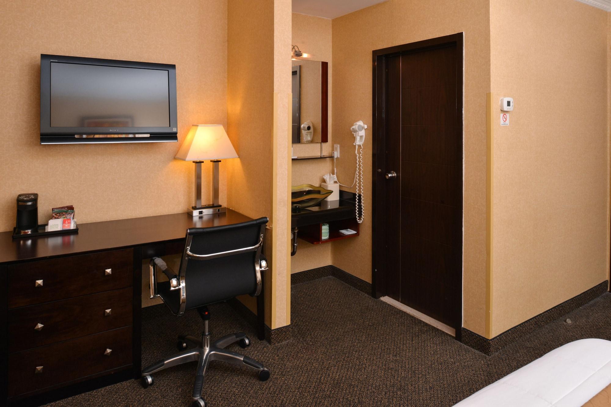 Baltimore Plaza Hotel Екстериор снимка