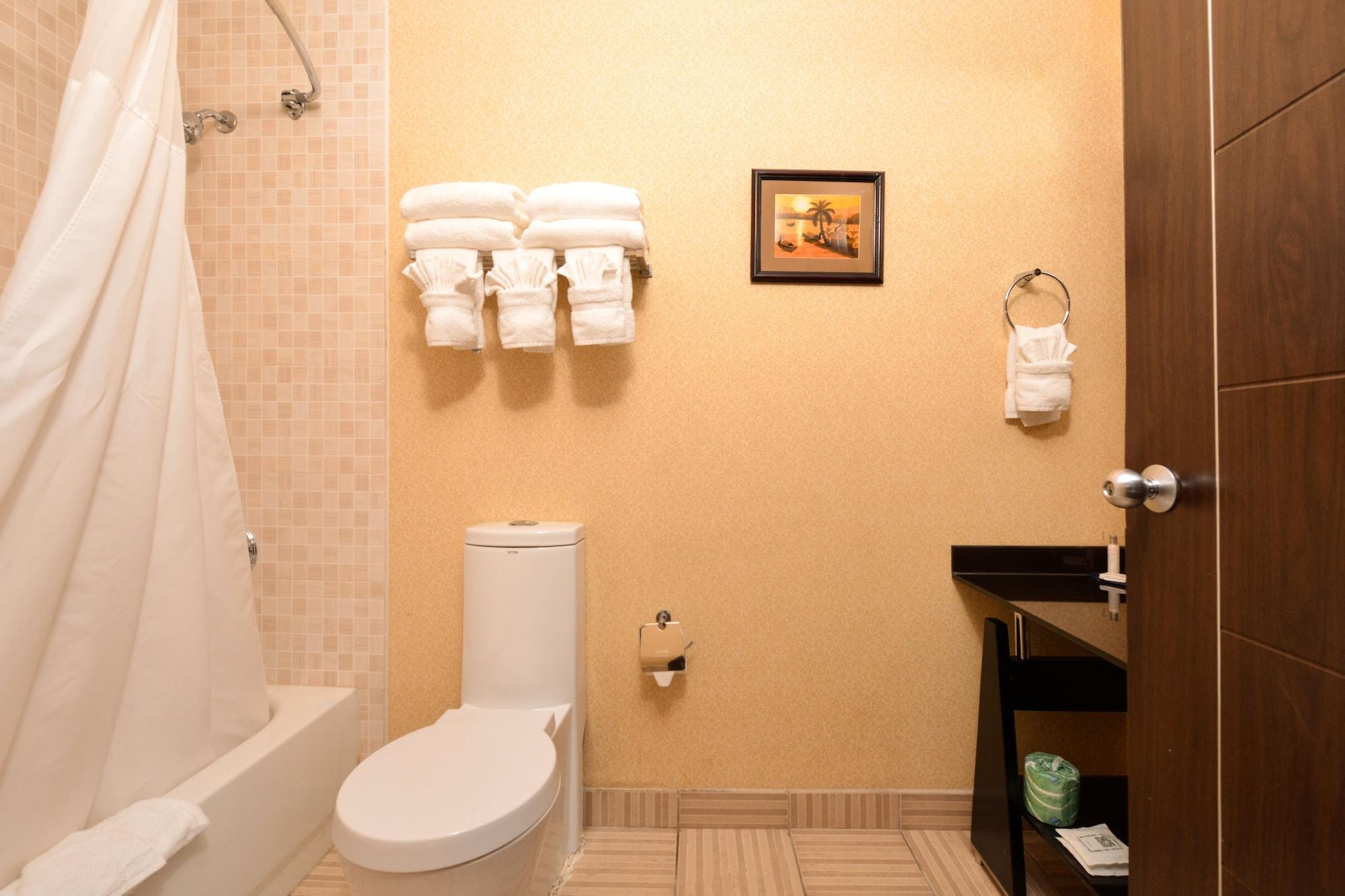 Baltimore Plaza Hotel Екстериор снимка
