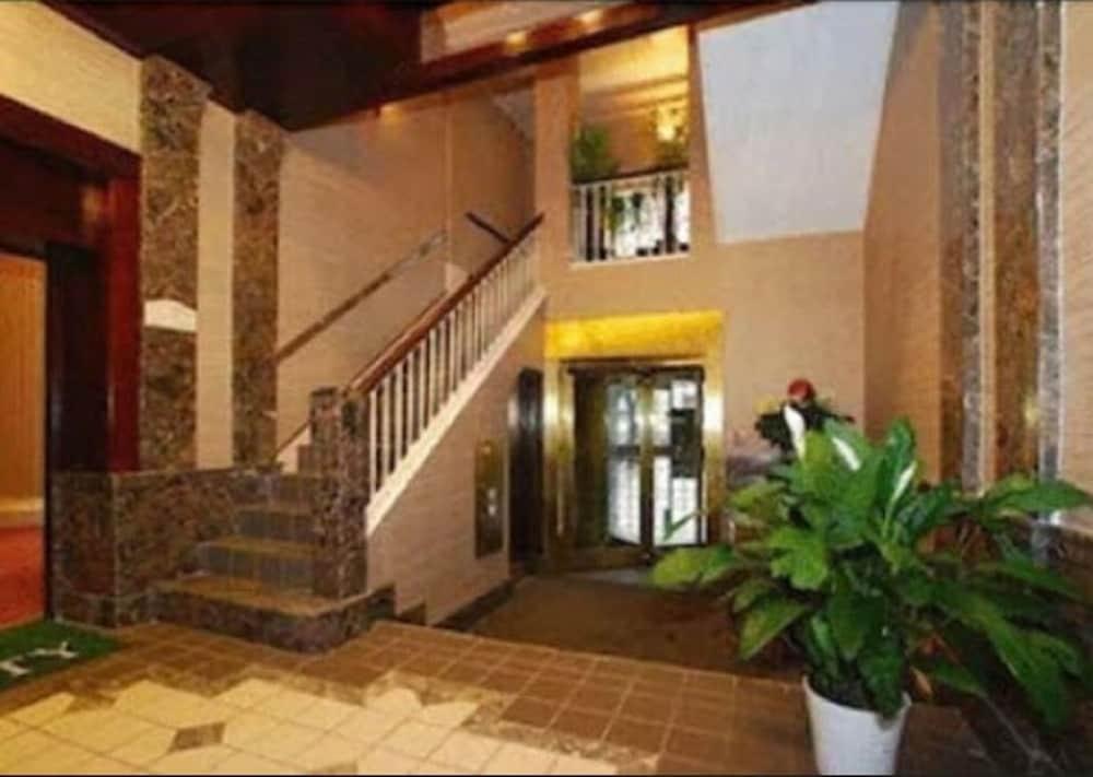 Baltimore Plaza Hotel Екстериор снимка