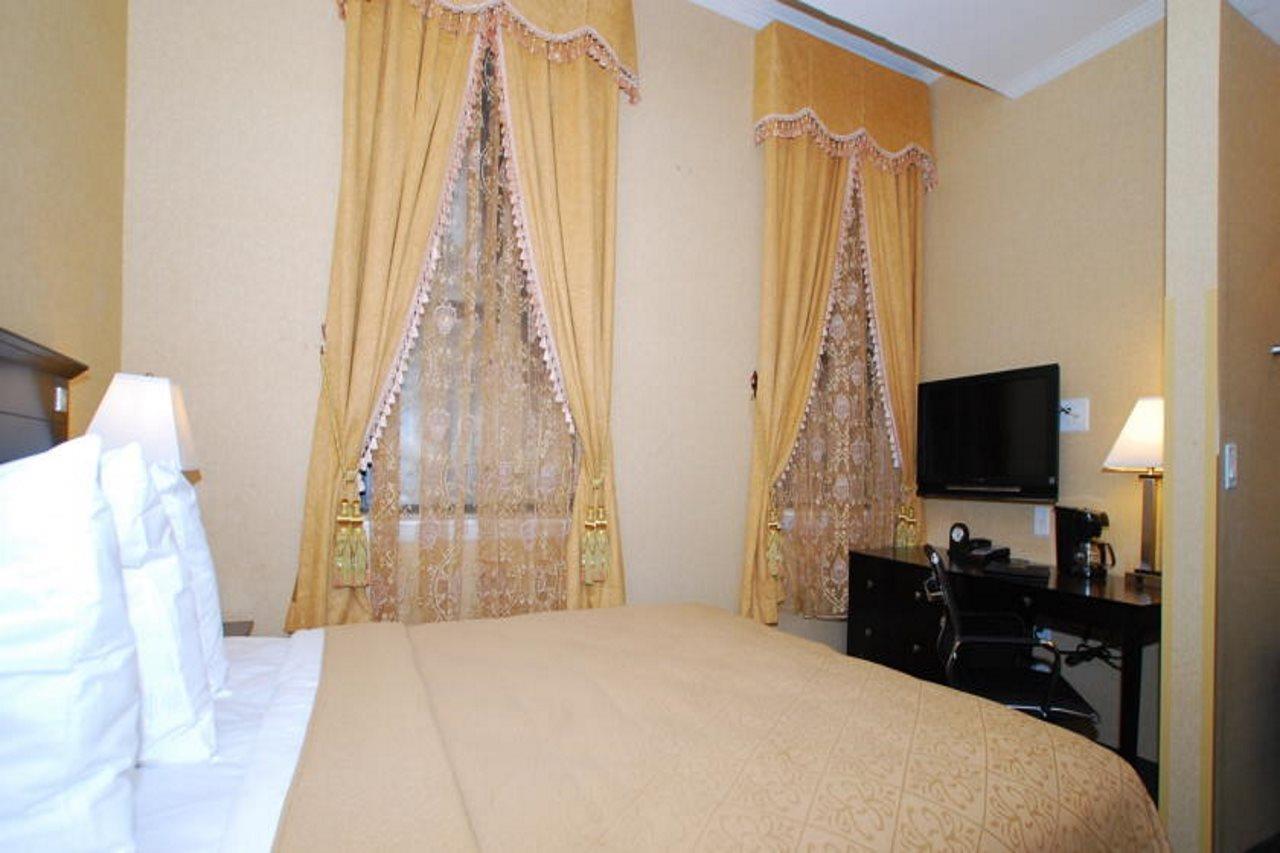 Baltimore Plaza Hotel Екстериор снимка