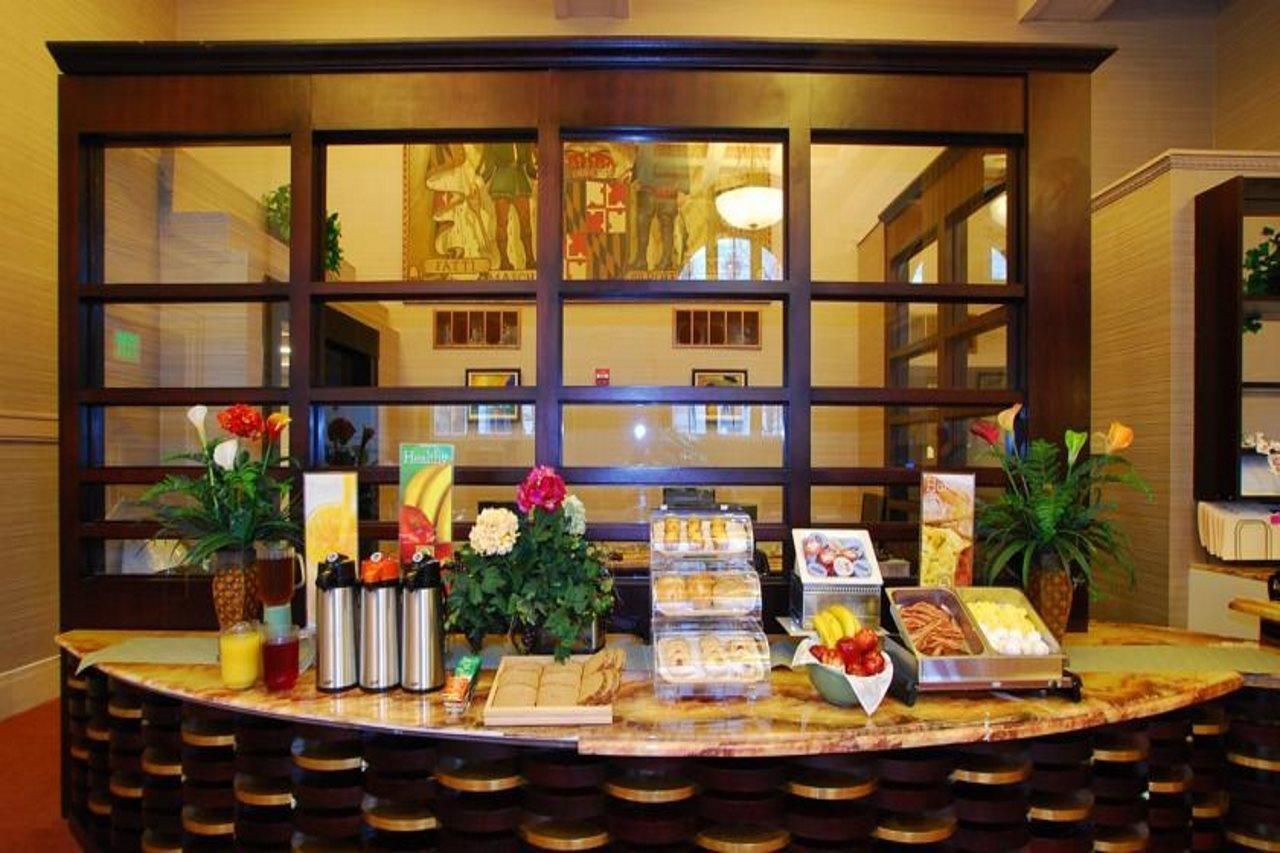 Baltimore Plaza Hotel Екстериор снимка