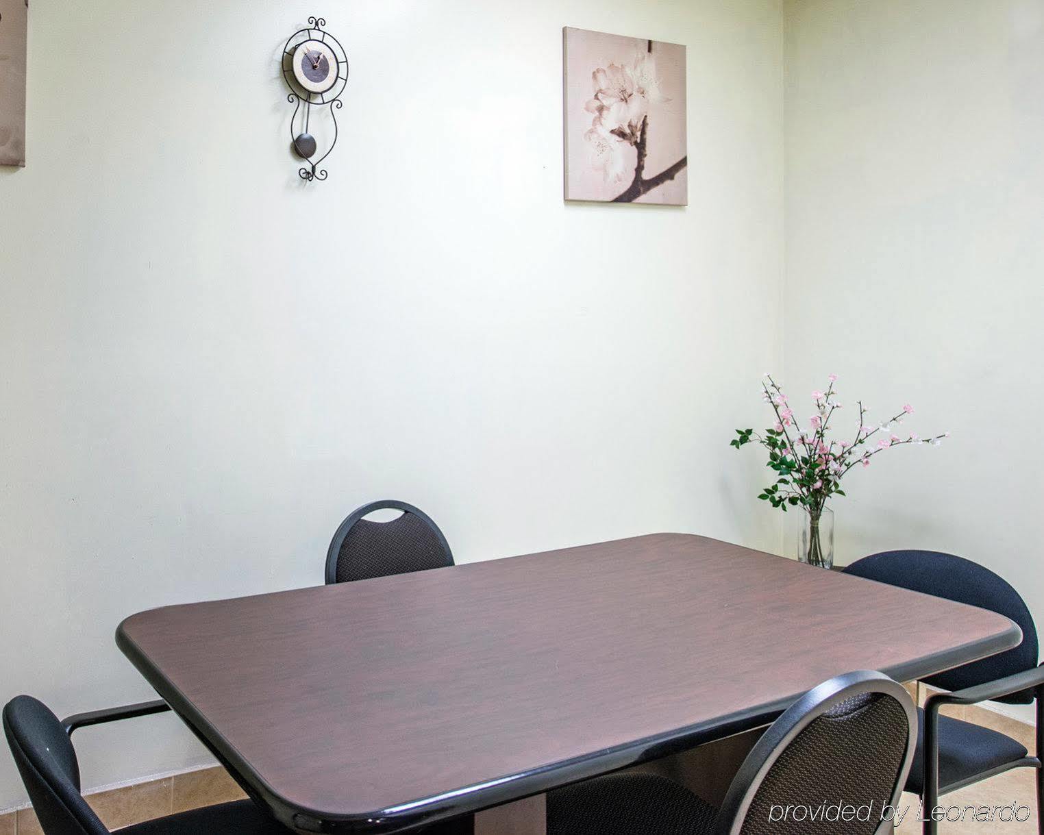 Baltimore Plaza Hotel Екстериор снимка