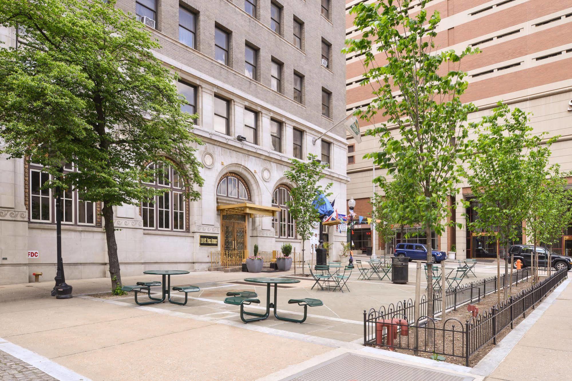 Baltimore Plaza Hotel Екстериор снимка