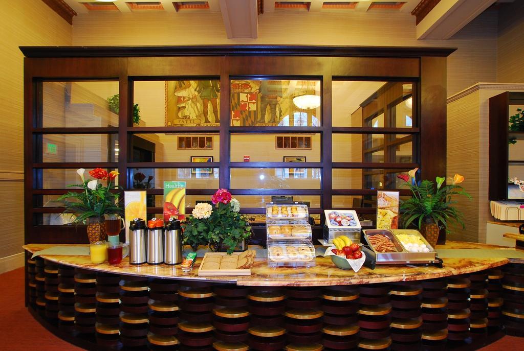 Baltimore Plaza Hotel Екстериор снимка