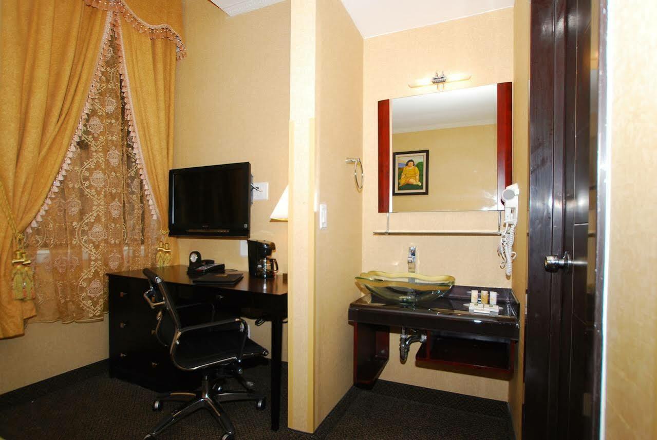 Baltimore Plaza Hotel Екстериор снимка